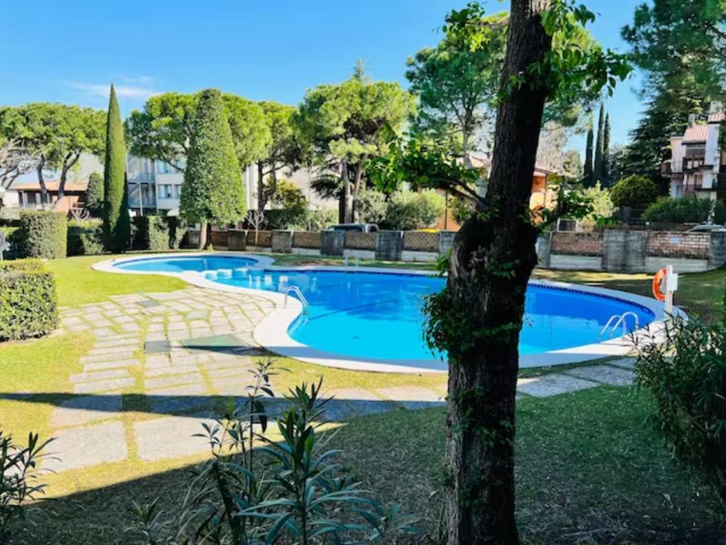 Ferienwohnung Lido Galeazzi Giant Pool Sirmione Exterior foto